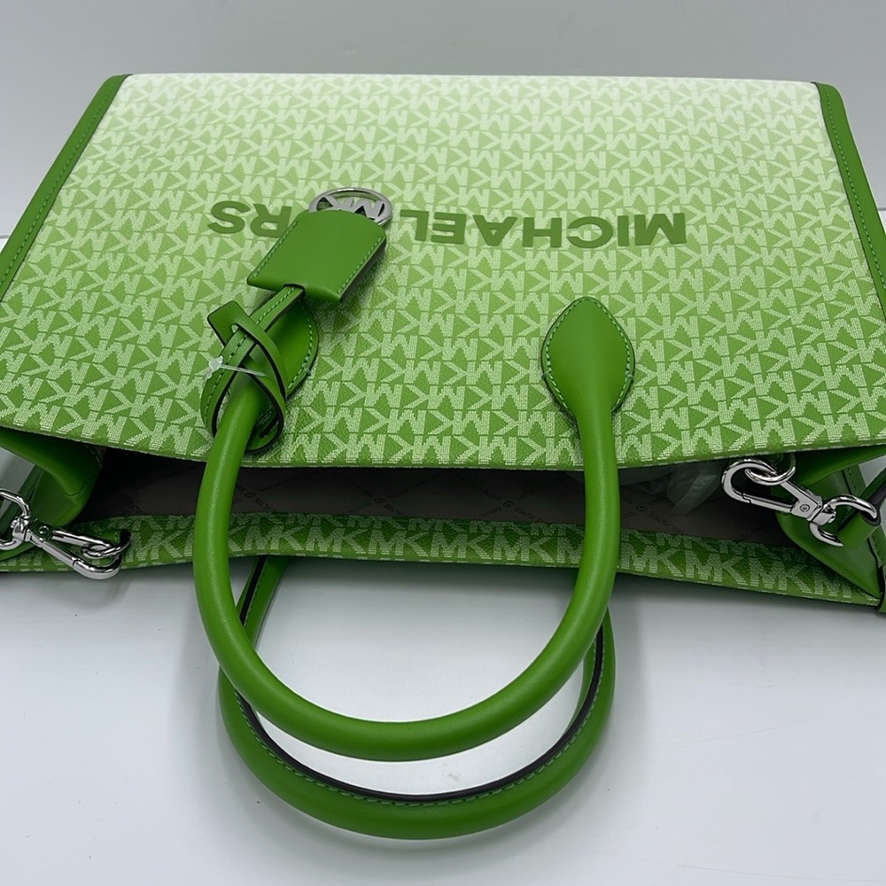 Michael Kors Mirella Medium Ombré Logo Tote Bag
Jungle Green 
NWT - Picture 5 of 16